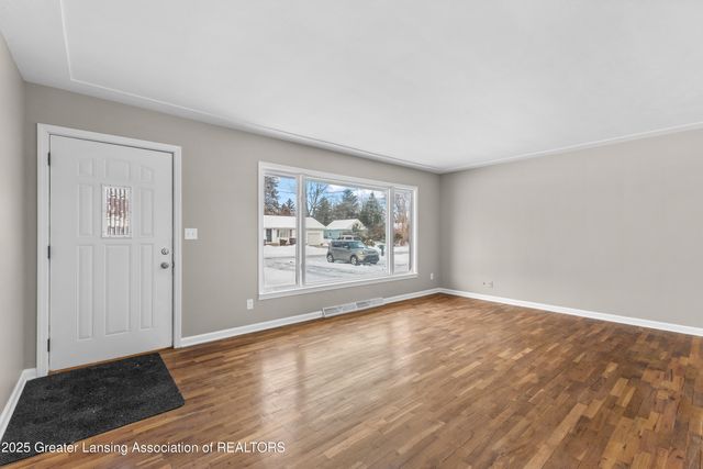 835 Brad Street, Lansing, MI 48911