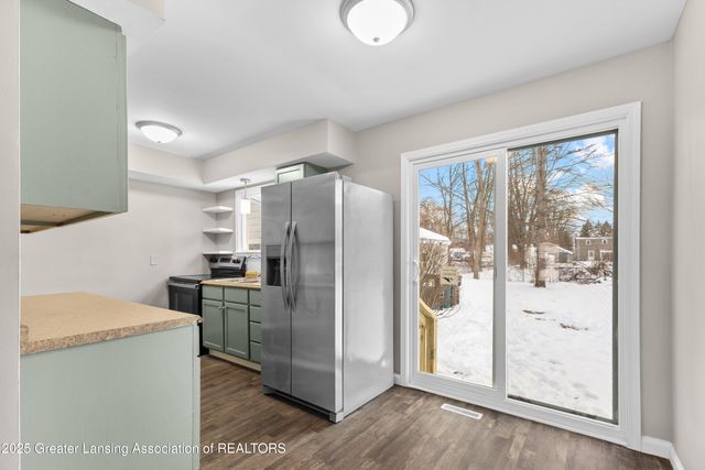 835 Brad Street, Lansing, MI 48911