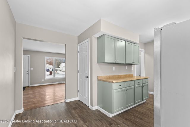 835 Brad Street, Lansing, MI 48911