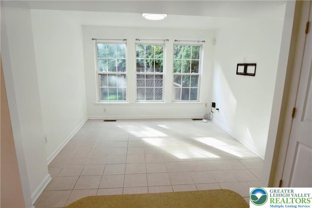 136 Knollwood Drive, Williams Twp, PA 18042