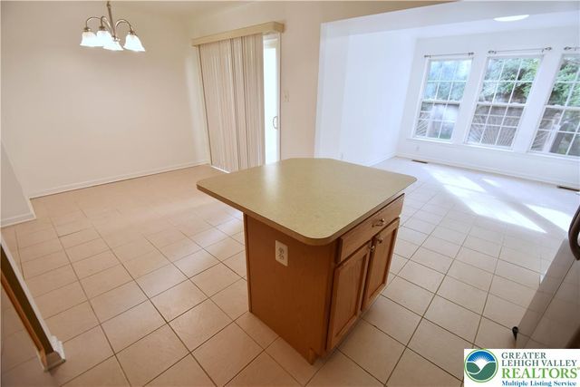 136 Knollwood Drive, Williams Twp, PA 18042