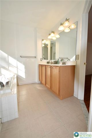 136 Knollwood Drive, Williams Twp, PA 18042