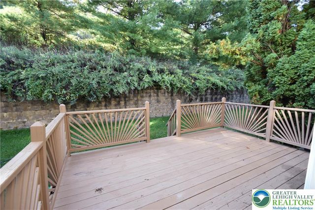 136 Knollwood Drive, Williams Twp, PA 18042