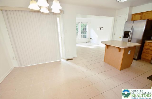 136 Knollwood Drive, Williams Twp, PA 18042