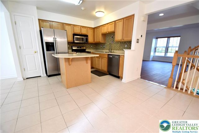 136 Knollwood Drive, Williams Twp, PA 18042