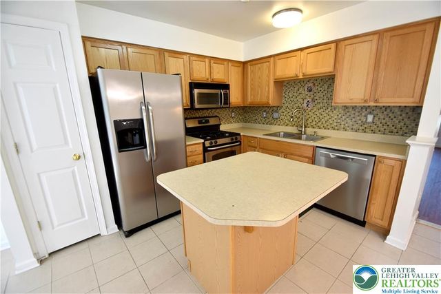 136 Knollwood Drive, Williams Twp, PA 18042