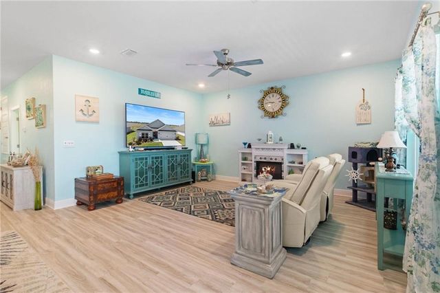 4199 Montague Drive, Gulf Shores, AL 36542