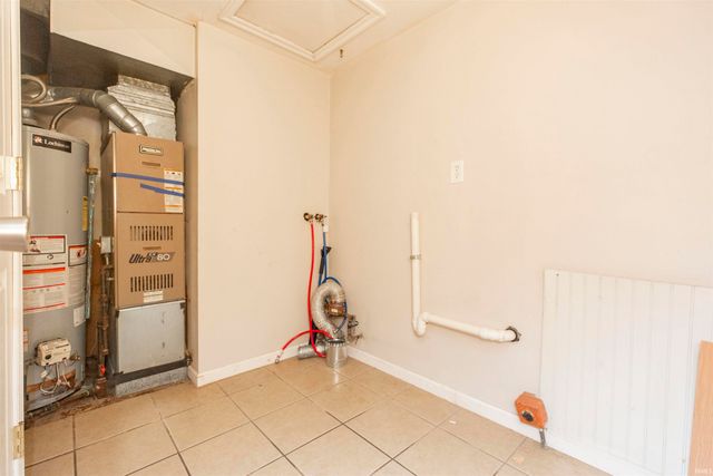 1216 Edgewood Drive, South Bend, IN 46616