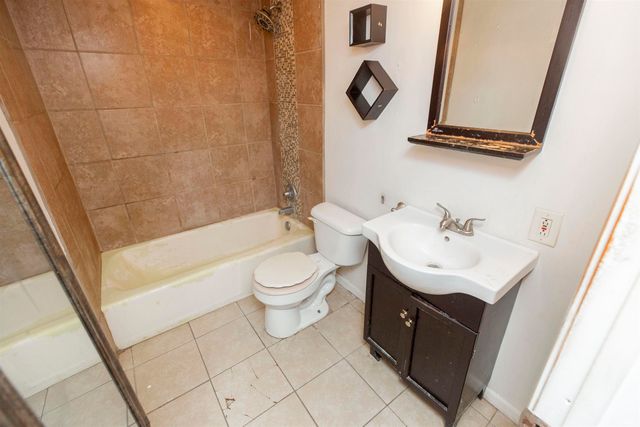 1216 Edgewood Drive, South Bend, IN 46616