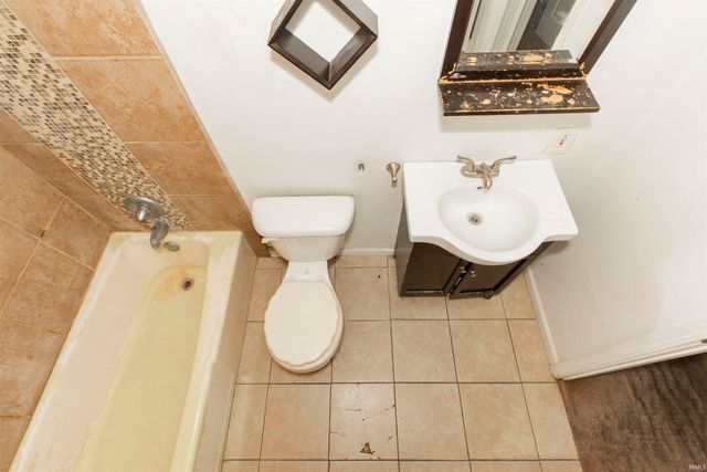 1216 Edgewood Drive, South Bend, IN 46616