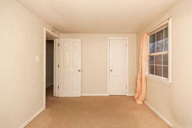 1216 Edgewood Drive, South Bend, IN 46616