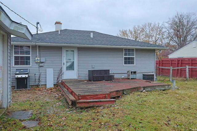 1216 Edgewood Drive, South Bend, IN 46616