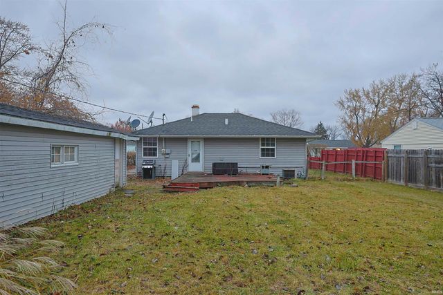1216 Edgewood Drive, South Bend, IN 46616