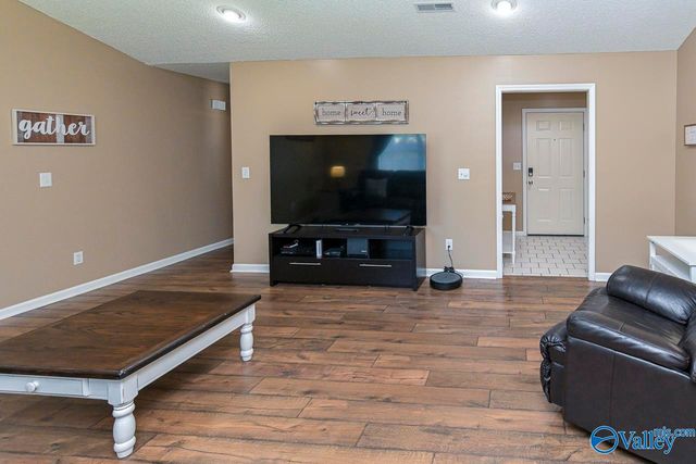 1501 Elizabeth Drive SW, Hartselle, AL 35640