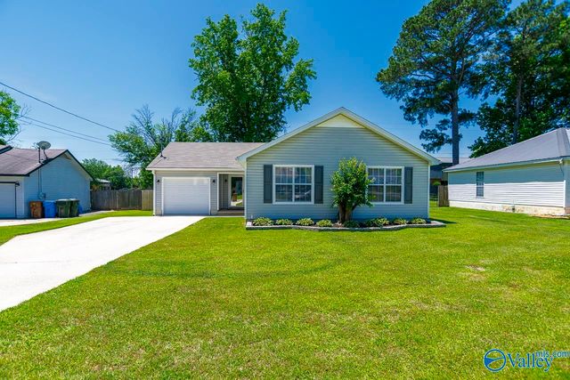 1501 Elizabeth Drive SW, Hartselle, AL 35640