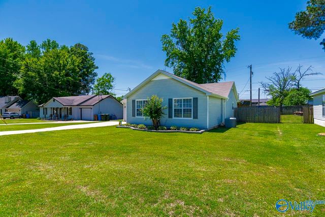 1501 Elizabeth Drive SW, Hartselle, AL 35640