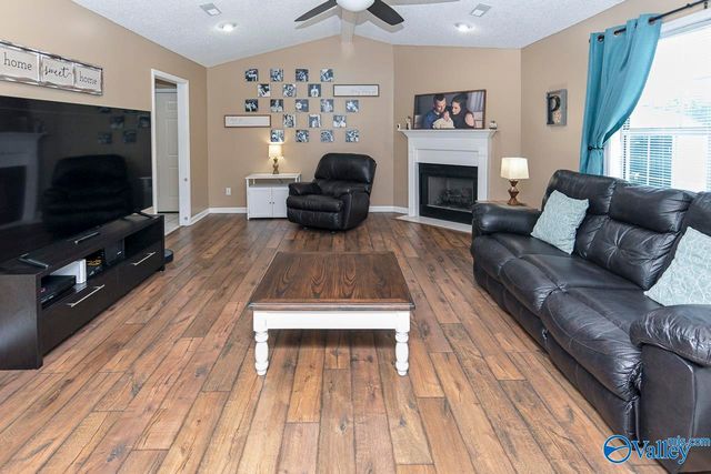 1501 Elizabeth Drive SW, Hartselle, AL 35640