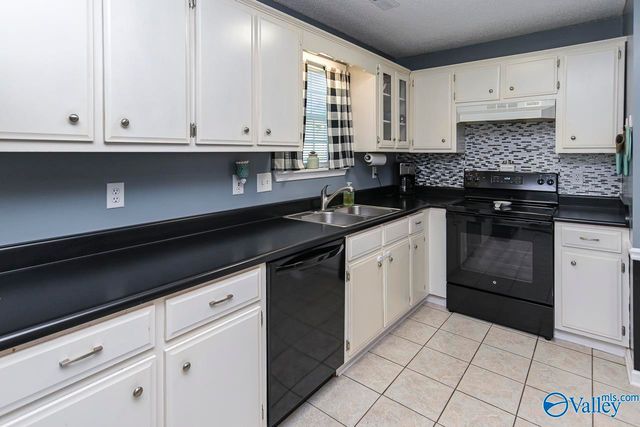 1501 Elizabeth Drive SW, Hartselle, AL 35640
