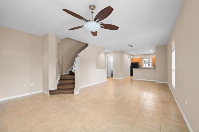 1033 NE 17th Way 905, Fort Lauderdale, FL 33304