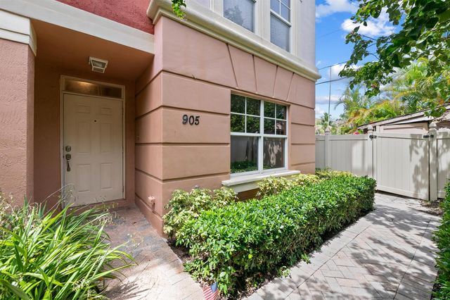 1033 NE 17th Way 905, Fort Lauderdale, FL 33304