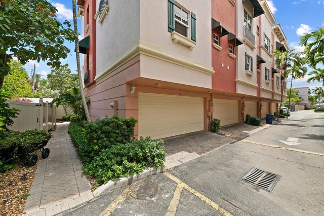 1033 NE 17th Way 905, Fort Lauderdale, FL 33304