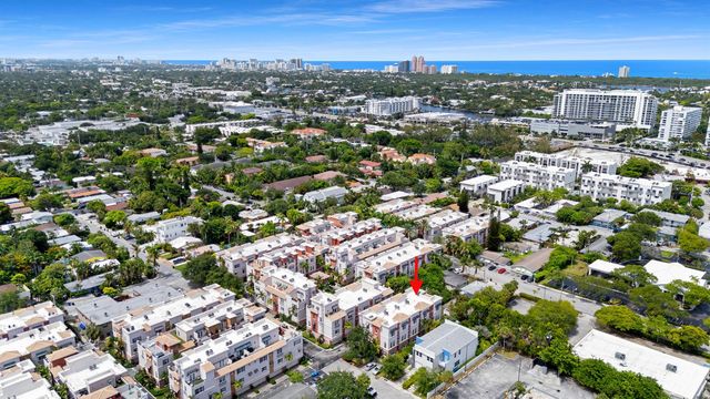 1033 NE 17th Way 905, Fort Lauderdale, FL 33304