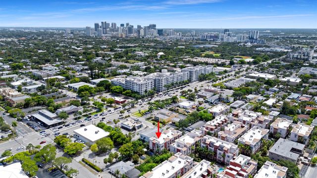 1033 NE 17th Way 905, Fort Lauderdale, FL 33304