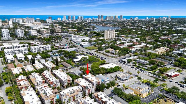 1033 NE 17th Way 905, Fort Lauderdale, FL 33304