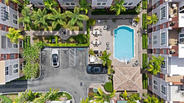 1033 NE 17th Way 905, Fort Lauderdale, FL 33304