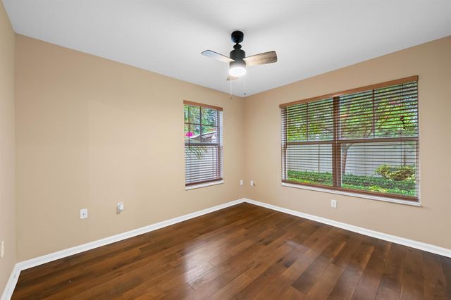 1033 NE 17th Way 905, Fort Lauderdale, FL 33304