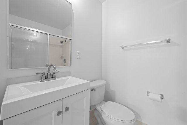 1033 NE 17th Way 905, Fort Lauderdale, FL 33304