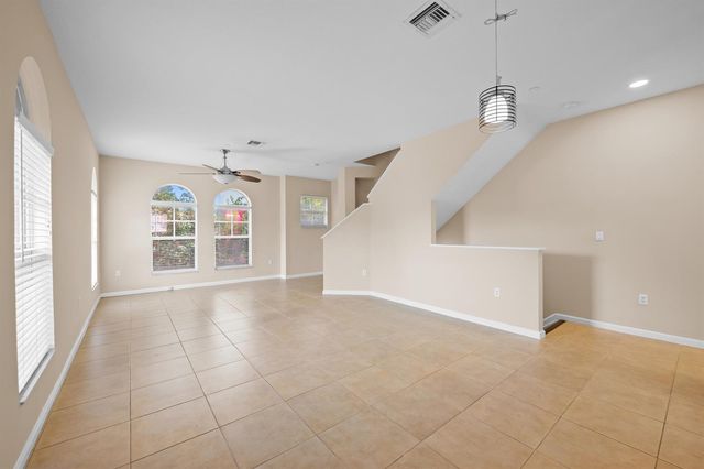 1033 NE 17th Way 905, Fort Lauderdale, FL 33304