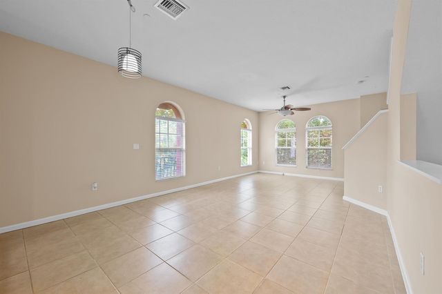 1033 NE 17th Way 905, Fort Lauderdale, FL 33304