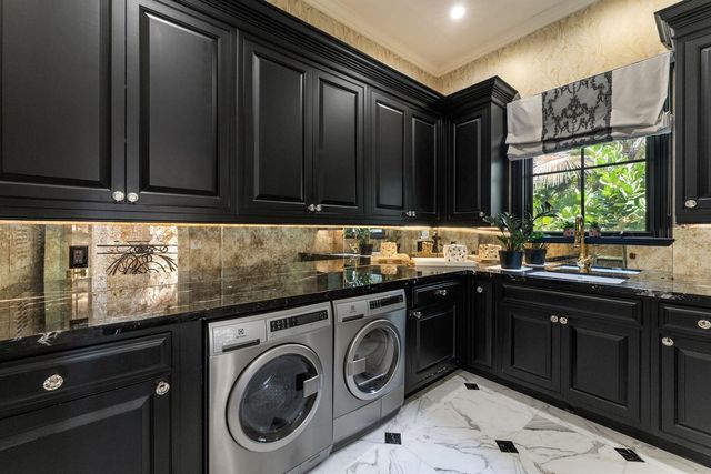 1131 Hillsboro Mile, Hillsboro Beach, FL 33062