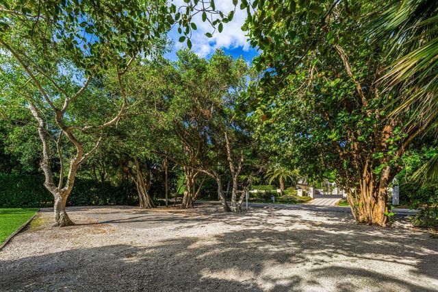 1131 Hillsboro Mile, Hillsboro Beach, FL 33062