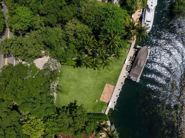 1131 Hillsboro Mile, Hillsboro Beach, FL 33062