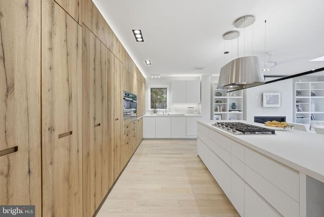 5801 POTOMAC AVE NW, Washington, DC 20016