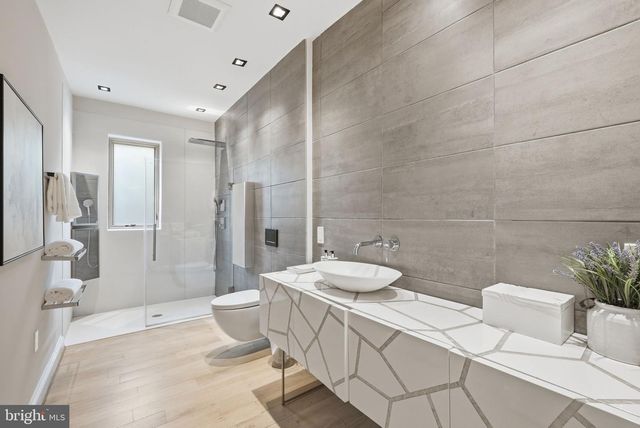 5801 POTOMAC AVE NW, Washington, DC 20016