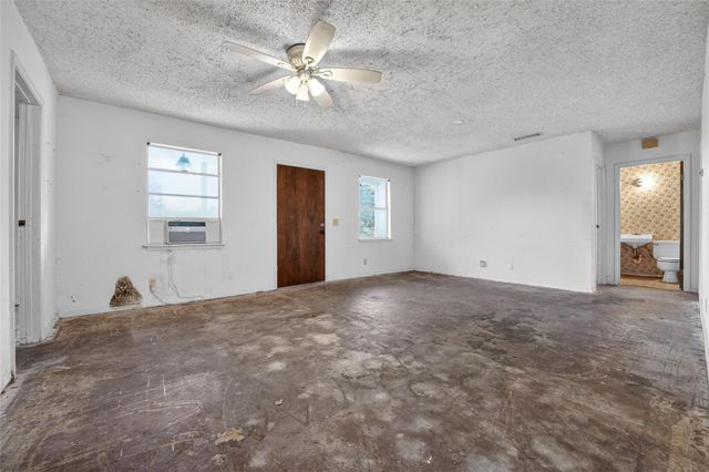 706 Cargill DR, Spicewood, TX 78669