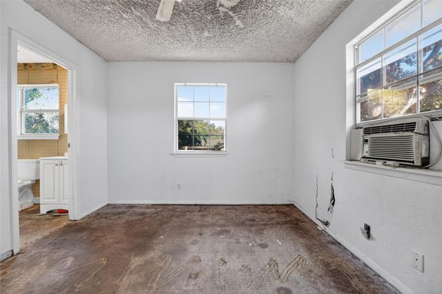 706 Cargill DR, Spicewood, TX 78669