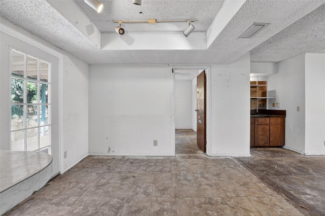 706 Cargill DR, Spicewood, TX 78669