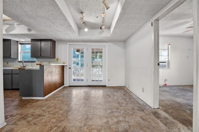 706 Cargill DR, Spicewood, TX 78669