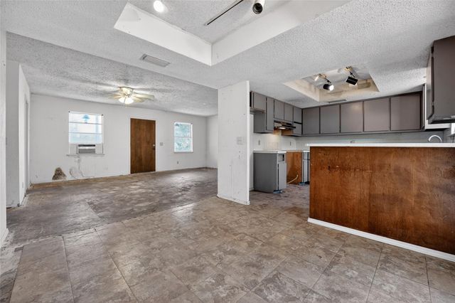 706 Cargill DR, Spicewood, TX 78669