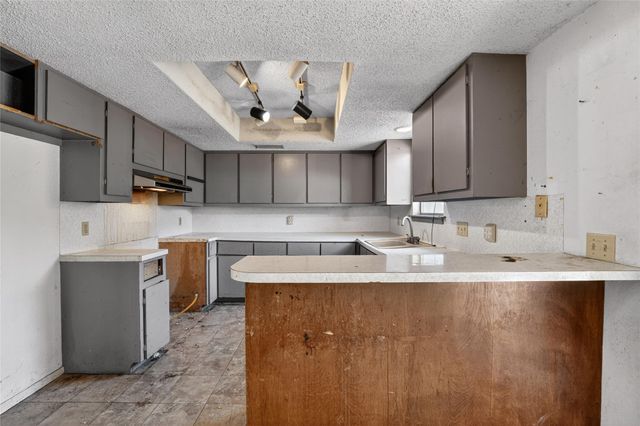 706 Cargill DR, Spicewood, TX 78669