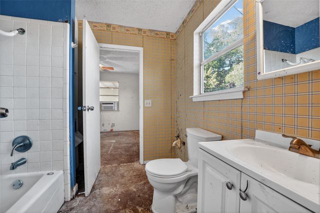 706 Cargill DR, Spicewood, TX 78669