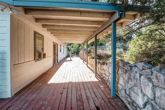 706 Cargill DR, Spicewood, TX 78669