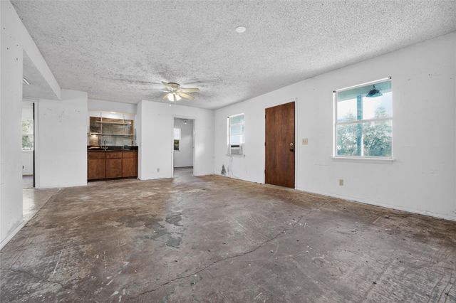 706 Cargill DR, Spicewood, TX 78669