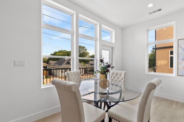 727 W 10th Street 109, Dallas, TX 75208