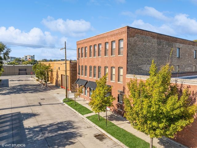 1348 W Concord Place, Chicago, IL 60622