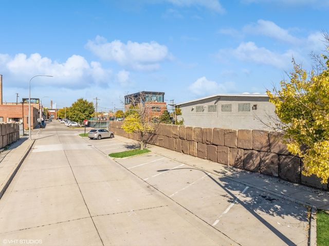 1348 W Concord Place, Chicago, IL 60622
